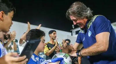 هواداران استقلال ساپینتو را کچل کردند
