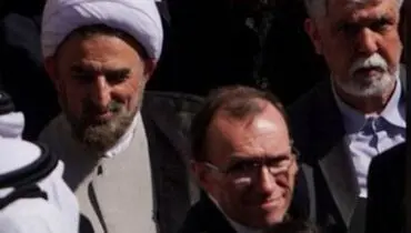 رفتار عجیب و غریب آقای سفیر در  واتیکان ، جنجال به پا کرد!/ویدیو