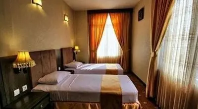 وحشت کارکنان از وضعیت اتاق پس از خروج مسافر چینی + فیلم