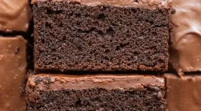 کیک شکلاتی دو ماده‌ای؛ دسر سریع و سالم بدون نیاز به پودر کیک