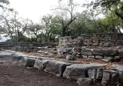 کشف جمجمه ۱۵۰۰ ساله با شکل مربع در مکزیک + عکس