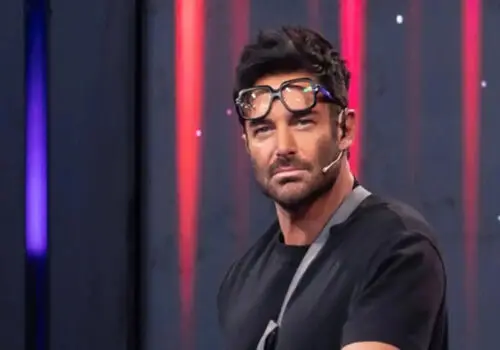 استقبال پرشور از رضا گلزار؛ واکنش ویژه ستاره سینما به ازدحام هواداران