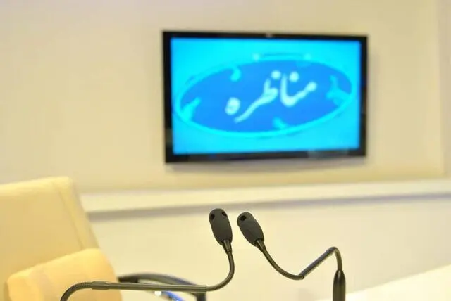 در سومین مناظره چه کسانی کاندیداها را همراهی می کنند؟