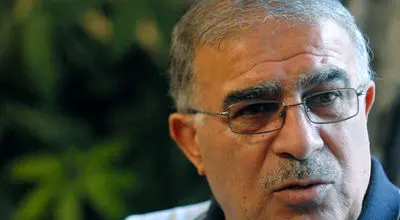 حسن روشن از خجالت ساپینتو درآمد: این مربی درجه دومی به درد استقلال نمی‌خورد!