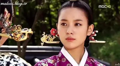 عکس متفاوت بازیگر زیبای دونگ‌یی در روز ولنتاین