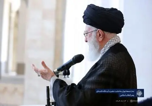 خطبه های نماز جمعه با فرزند در آغوش + تصاویر