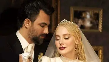 استایل کریسمسی نوعروس سینمای ایران در کنار همسرش+ عکس