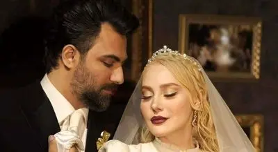 استایل کریسمسی نوعروس سینمای ایران در کنار همسرش+ عکس