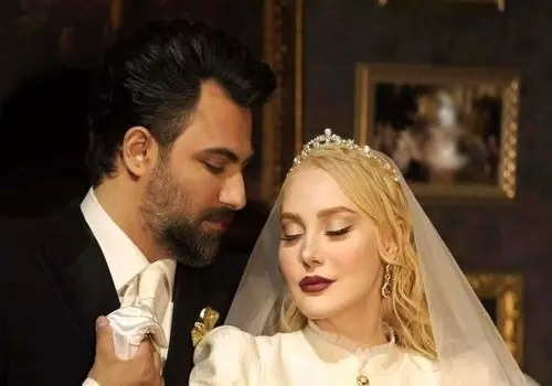 استایل کریسمسی نوعروس سینمای ایران در کنار همسرش+ عکس