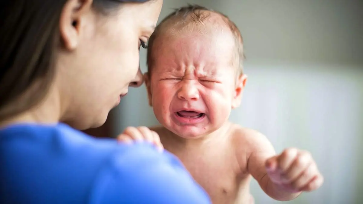 علت جیغ زدن نوزاد در شش ماهگی چیست؟
