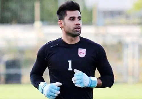 سرمربی برزیلی استقلال را به دردسر انداخت

