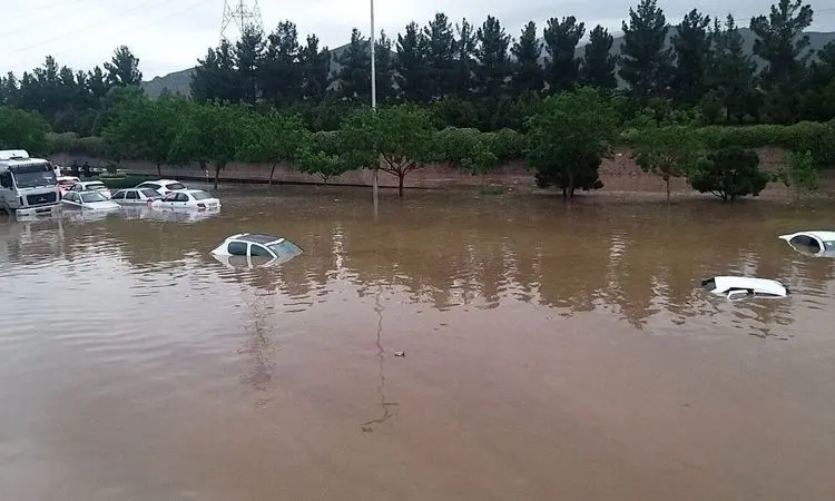 اسکله شهید رجایی زیر آب +فیلم
