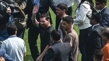 لیونل مسی در کثیف‌ترین رستوران هند!+ عکس 