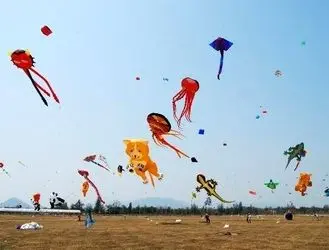 رقص غول‌ها در آسمان برلین؛ فستیوال بادبادک‌های غول‌پیکر هزاران نفر را به وجد آورد+ویدیو