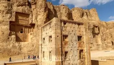 فرونشست در دو قدمی نقش رستم و کعبه زرتشت