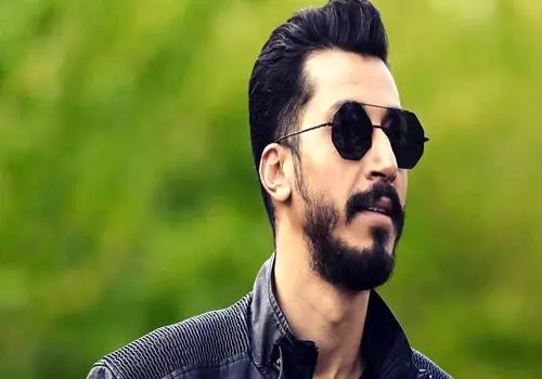 استایل بازیگر سریال پایتخت در خیابان‌های کپنهاگ