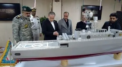 دریادار ایرانی بر آمادگی کامل نیروی دریایی برای دفاع از امنیت و منافع کشور تاکید کرد