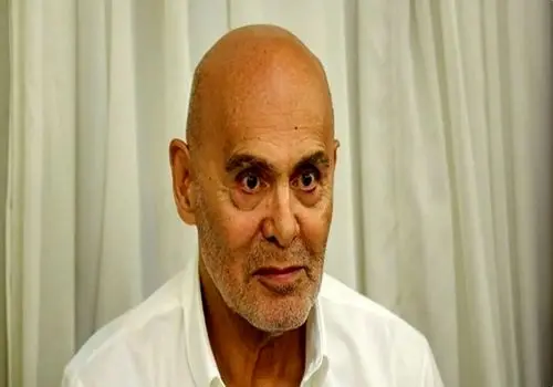 هیکل ورزیده جمشید هاشم‌پور در سن ۸۱ سالگی