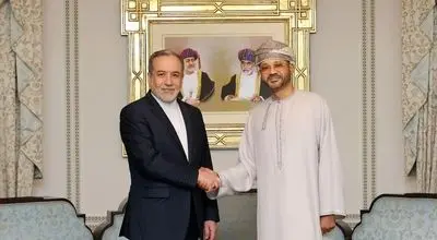 عراقچی: با همتای عمانی درباره مدیریت تنگه هرمز گفتگو کردم + عکس