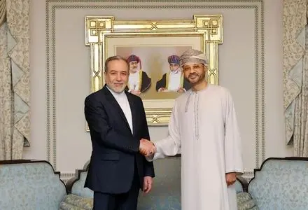 عراقچی: با همتای عمانی درباره مدیریت تنگه هرمز گفتگو کردم + عکس