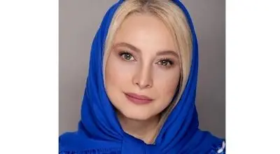 تیپ جوان‌پسند «عمه خانم» سریال فاصله‌ها در ۵۵ سالگی + عکس