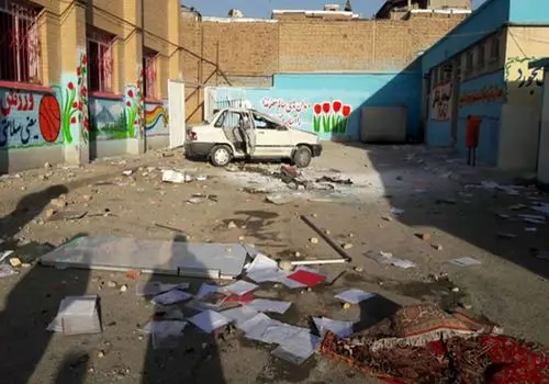 روایتی دیگر از مدرسه میناب: 5 دانش آموز، زنده از زیر آوار بیرون آمدند