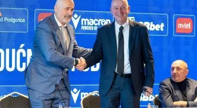 بوژوویچ از تیم جدیدش رونمایی کرد