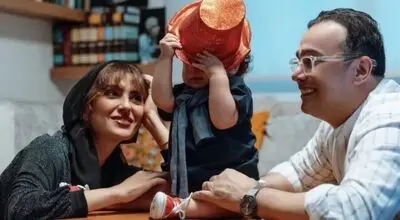 ژست متفاوت مونا کرمی و پسرش در اینستاگرام همه را غافلگیر کرد!
