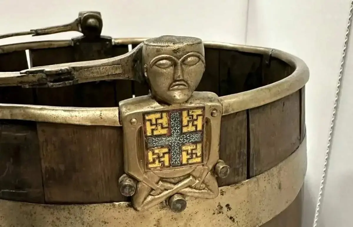 کشف سطل هزارساله با نقش بودا در نروژ + عکس