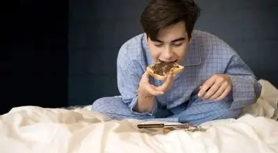 ۴ راهکار نجات‌بخش برای مقابله با هوس شیرینی در شب