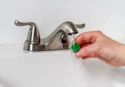 ۷ ترفند فوری و خانگی برای درمان سریع پف صورت صبحگاهی 
