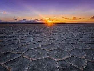 آینه کویر؛ وقتی دریاچه نمک، آسمان را به زمین می آورد+تصاویر 