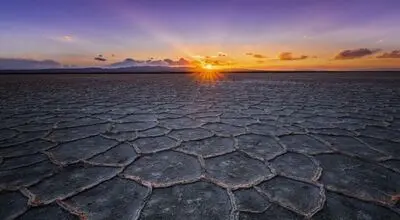 آینه کویر؛ وقتی دریاچه نمک، آسمان را به زمین می آورد+تصاویر 