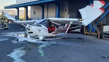 برخورد هواپیمای سبک با ساختمان فرودگاه تبریز+عکس
