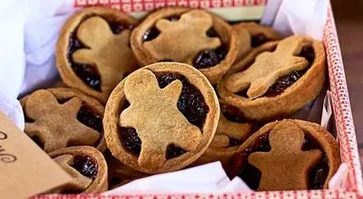 پای زنجبیلی با قلبی از گوشت شیرین؛ هدیه‌ای خوش‌طعم برای شب‌های سرد