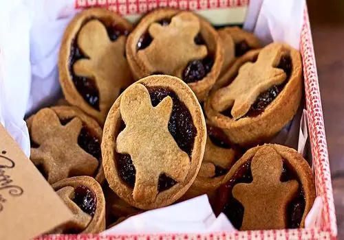 پای زنجبیلی با قلبی از گوشت شیرین؛ هدیه‌ای خوش‌طعم برای شب‌های سرد