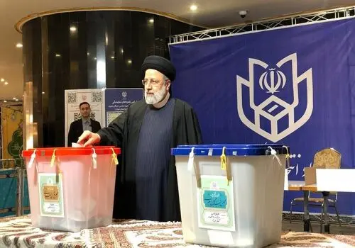 عباس قادری خطاب به رئیسی: چهل‌وپنج سال آرزوی چنین لحظه‌ای را داشتم+ فیلم