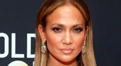 «جنیفر لوپز» در پشت صحنه فیلم «کافی» در کالیفرنیا؛ سال 1380