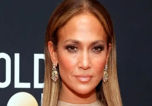 «جنیفر لوپز» در پشت صحنه فیلم «کافی» در کالیفرنیا؛ سال 1380