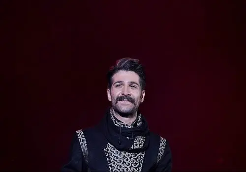 «حمید هیراد» در 32 سالگی و به همراه مادرش؛ سال 1402
