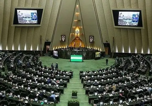 حمله روزنامه اصولگرا به رائفی پور/ به اسم امام زمان پول می گیرد!