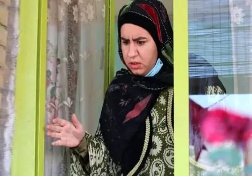 خوشگذرانی روناک سریال «نون خ» در بازار سقز