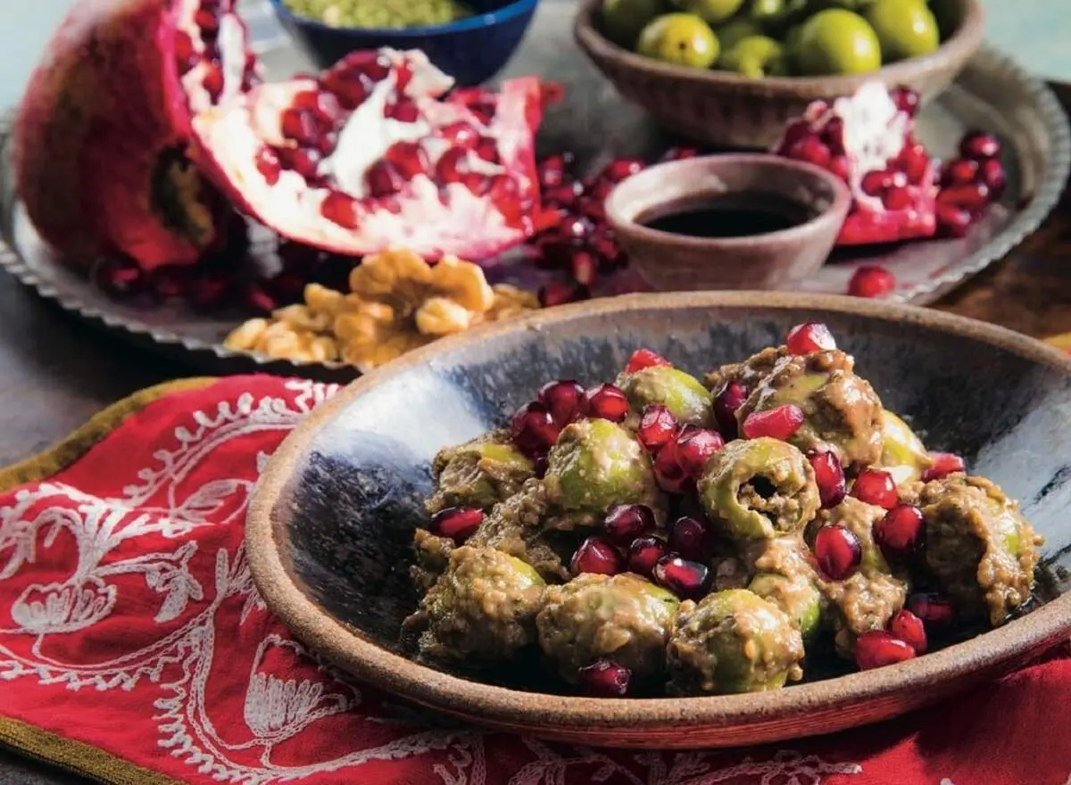 طرز تهیه زیتون پرورده اصیل گیلانی +فیلم
