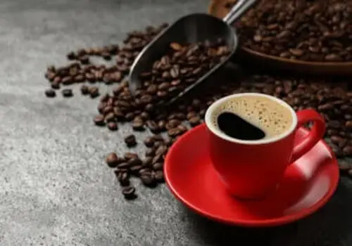 
قهوه برای این ۷ گروه از افراد سم است!
