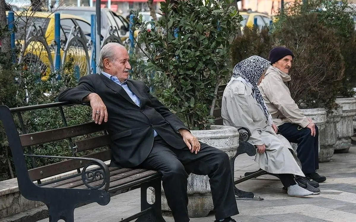 مشاغل سخت، ایثارگران و افراد با ۲۸ سال سابقه از قانون جدید بازنشستگی معاف شدند