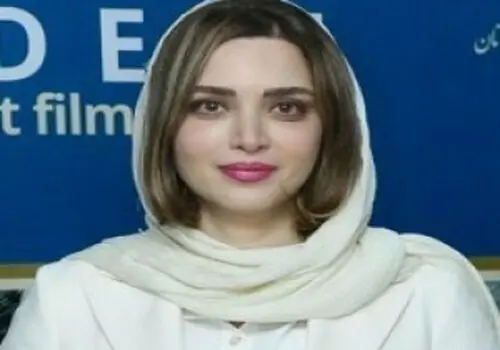 سلفی آینه ای بهنوش طباطبایی با ژستی جالب+ عکس