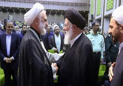علم‌الهدی: اول باید دین مردم را و بعد دنیای آنان را مدیریت کنیم