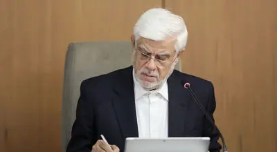عارف: صنعت خودروسازی به یک راهبرد بلندمدت نیاز دارد