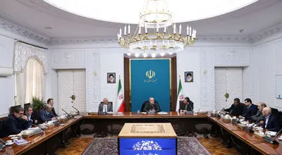 دولت به دنبال کنترل عوارض ناشی از کاهش نقدینگی همچون افزایش قیمت‌ها و تورم 