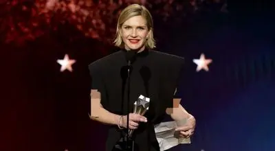 قدرت‌نمایی ری سیهورن و سارا اسنوک در جوایز منتخب منتقدان؛ رقابت امی ۲۰۲۶ وارد فاز تازه شد